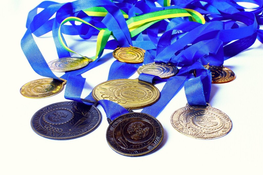 Les étapes de fabrication d'une médaille sur mesure